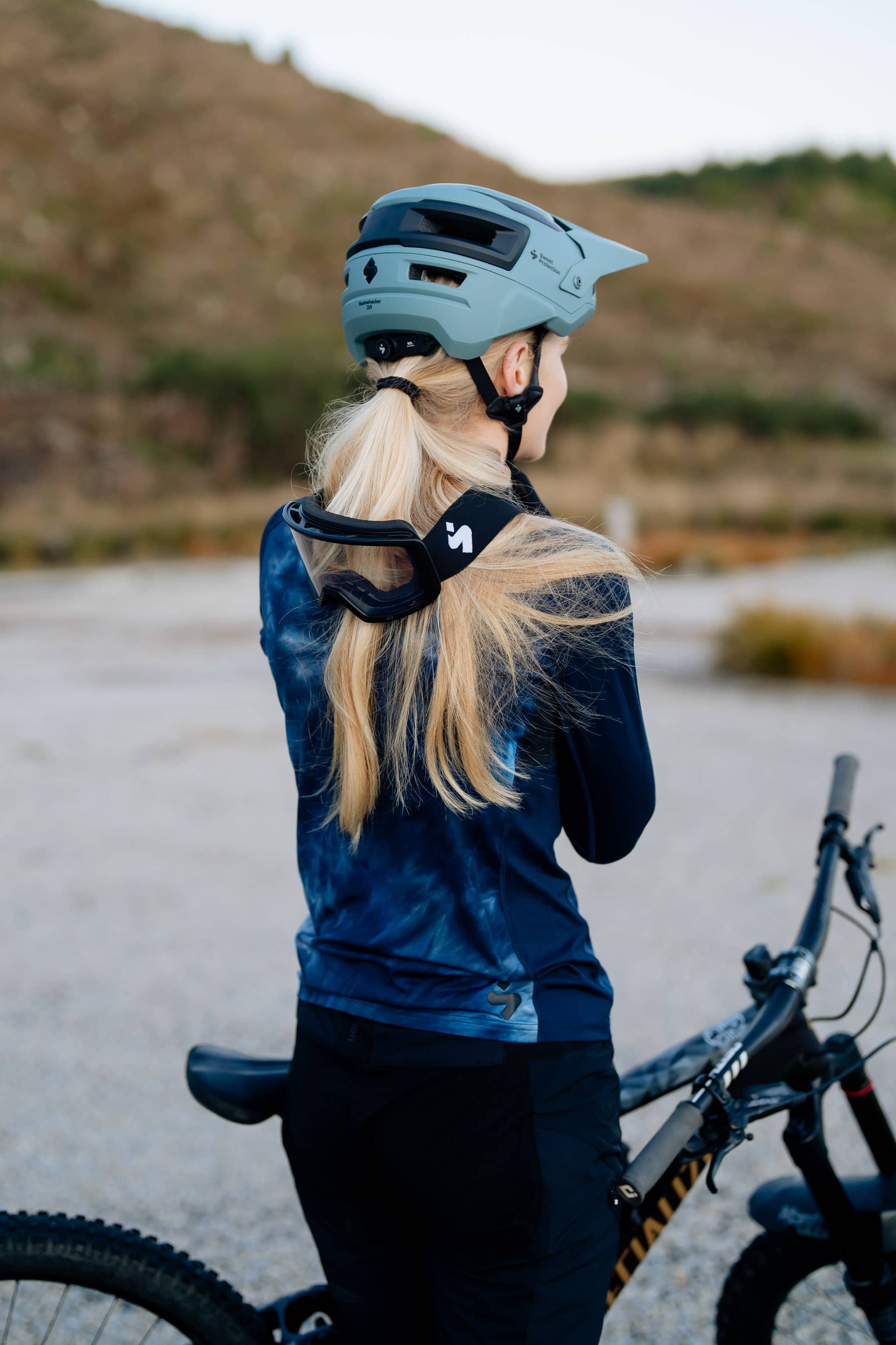 Bushwhacker 2Vi® Mips Helmet - Nani