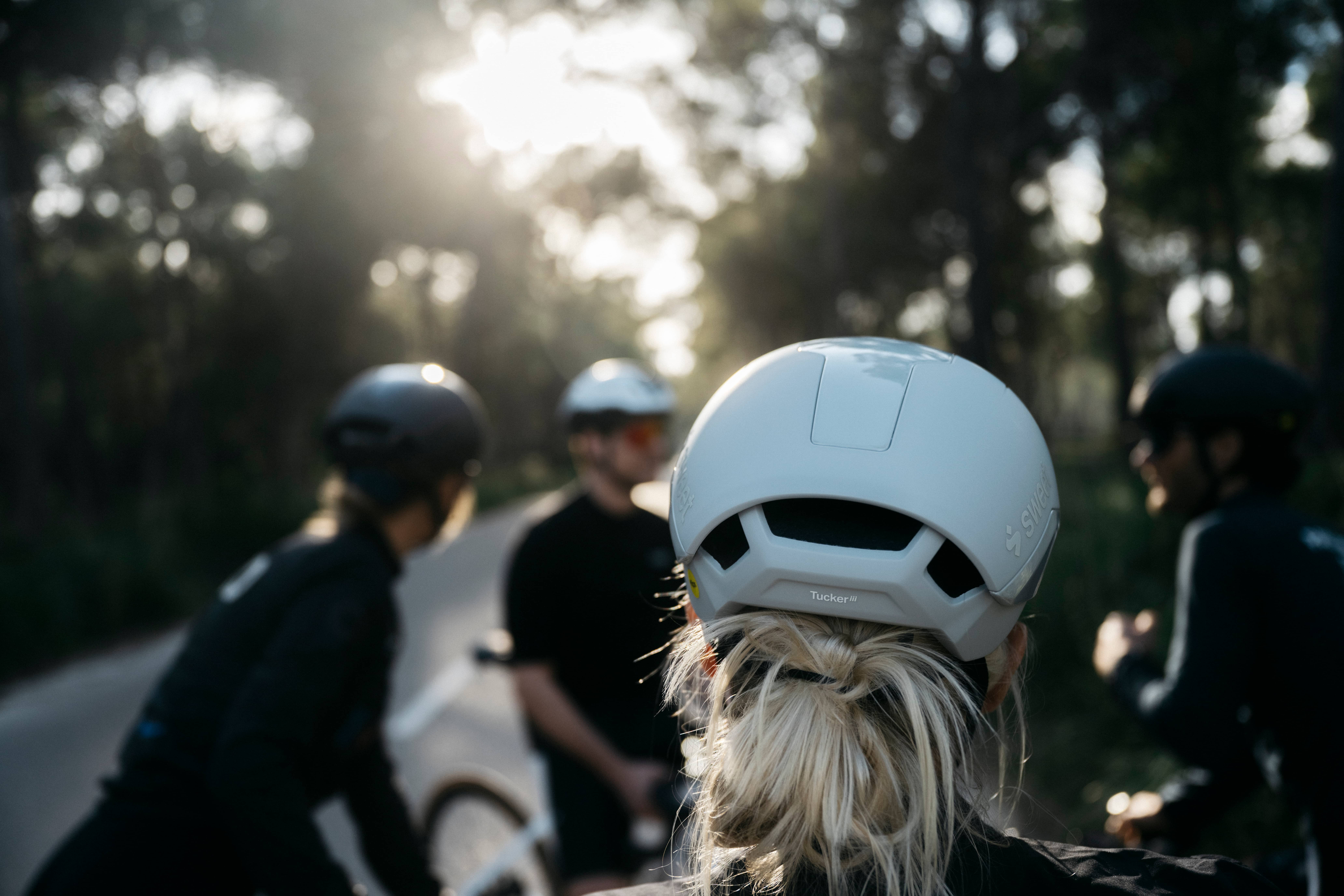 Tucker III 2Vi® Mips Helmet - Bronco White